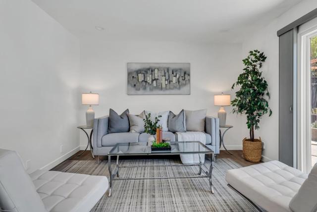 6 Whitecliff Court, San Mateo CA: https://media.crmls.org/mediaz/5b4c8019-ef1d-4ed2-ab50-2ccac702df41.jpg