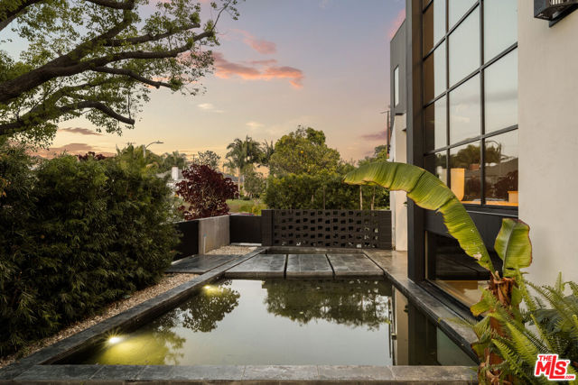 5988 W 76th Street, Los Angeles CA: https://media.crmls.org/mediaz/5b4c9f4c-bc6f-49d4-9469-c7dd027b819f.jpg