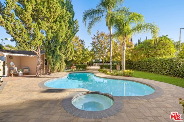 22910 Collins Street, Woodland Hills CA: https://media.crmls.org/mediaz/5b4d3993-b93f-46e0-9deb-5a85c62ebc11.jpg