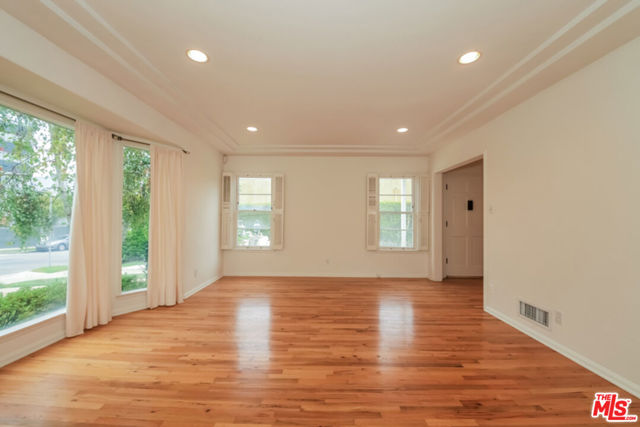 10655 Cushdon Avenue, Los Angeles CA: https://media.crmls.org/mediaz/5b4de353-54a8-4c54-8ae5-2b5b449191b5.jpg