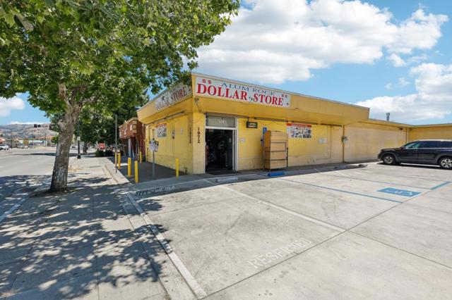 1972 1972 Alum Rock Avenue, San Jose CA: https://media.crmls.org/mediaz/5b4e1966-7377-42a8-9de4-8ea3f24459c0.jpg