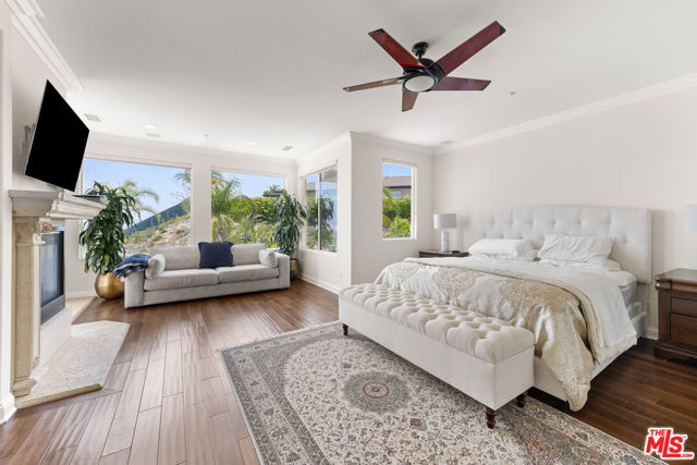 7416 Wiscasset Drive, West Hills CA: https://media.crmls.org/mediaz/5b4e6e14-1482-42b9-b5e1-5f6ab1772243.jpg