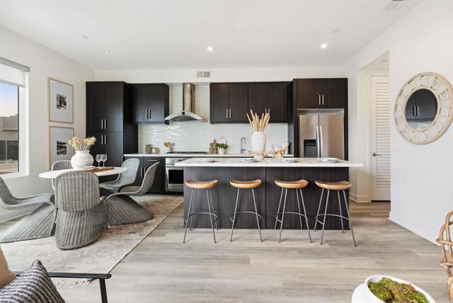 Detail Gallery Image 8 of 43 For 100 Evergreen Ave #3,  Imperial Beach,  CA 91932 - 2 Beds | 2/1 Baths