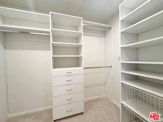 3505 Ocean Front Walk, Marina del Rey CA: https://media.crmls.org/mediaz/5b500286-ac86-462d-a040-d302b534b96a.jpg