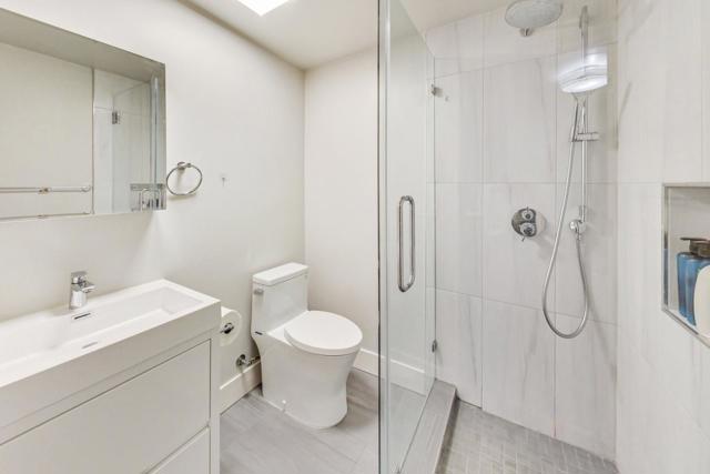 811 Oak Street, San Francisco CA: https://media.crmls.org/mediaz/5b5132e9-3c8e-4b21-a24b-69445b3b400c.jpg