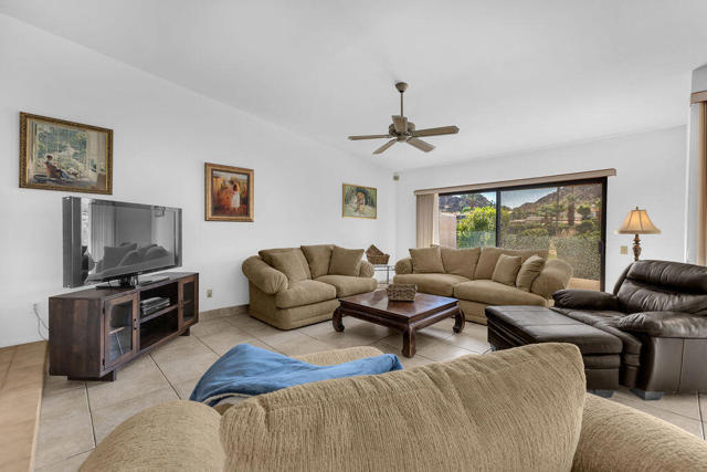 78565 Vista Del Fuente, Indian Wells CA: https://media.crmls.org/mediaz/5b51f82a-ed2c-4db4-9240-4c3faebcf89d.jpg