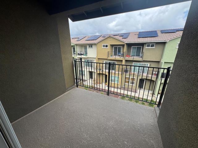 116 Bundeson Circle, Hollister CA: https://media.crmls.org/mediaz/5b523cd8-df11-452d-8f4f-f156436b1e42.jpg