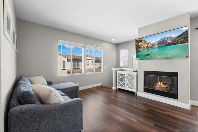 10860 Ivy Hill Dr, San Diego CA: https://media.crmls.org/mediaz/5b524947-c391-4745-8394-54bee2057732.jpg