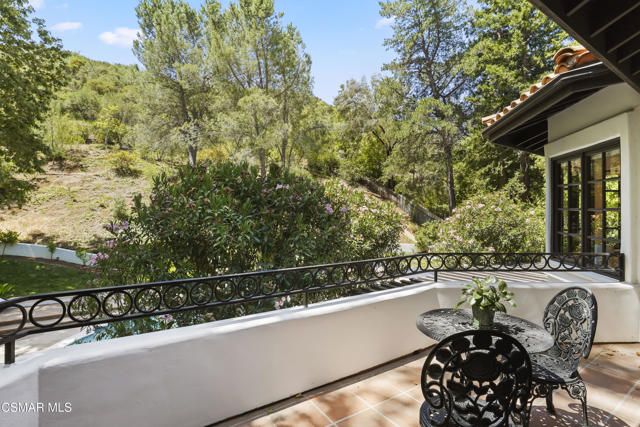 29270 Wagon Road, Agoura Hills CA: https://media.crmls.org/mediaz/5b52e0a1-a0d3-48fb-9c82-a12095888ea3.jpg