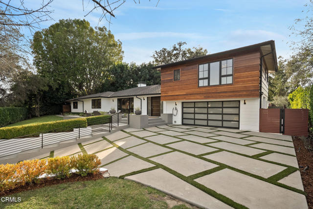 Detail Gallery Image 3 of 59 For 645 S San Rafael Ave, Pasadena,  CA 91105 - 5 Beds | 4/1 Baths