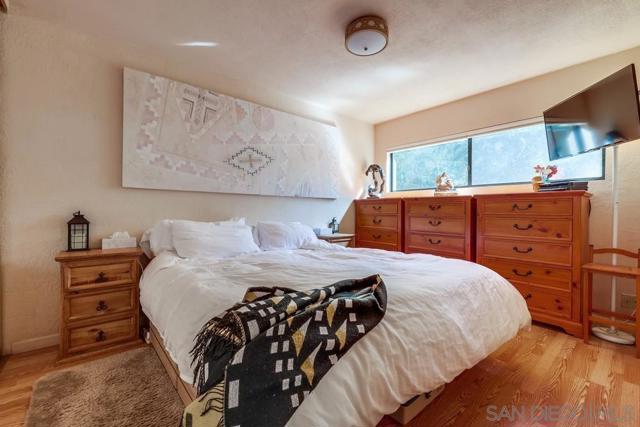 1511 Alpine Terrace Rd, Alpine CA: https://media.crmls.org/mediaz/5b5460c0-0589-4694-b6d8-dbb5d1286614.jpg