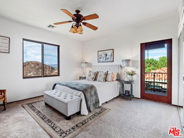 27023 Rolling Hills Avenue, Canyon Country CA: https://media.crmls.org/mediaz/5b5467e8-0a41-46a6-be09-82bdc5132e06.jpg