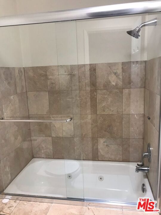 1940 N HIGHLAND Avenue, Los Angeles CA: https://media.crmls.org/mediaz/5b55502b-a8e8-43ce-8a67-4bc066bdeb2f.jpg