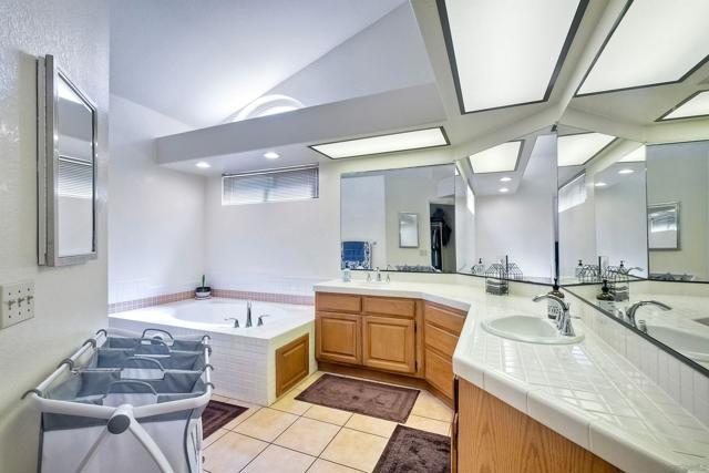 16504 Calle Pulido, San Diego CA: https://media.crmls.org/mediaz/5b55acce-7e8f-43f5-b731-97a60cd5085e.jpg