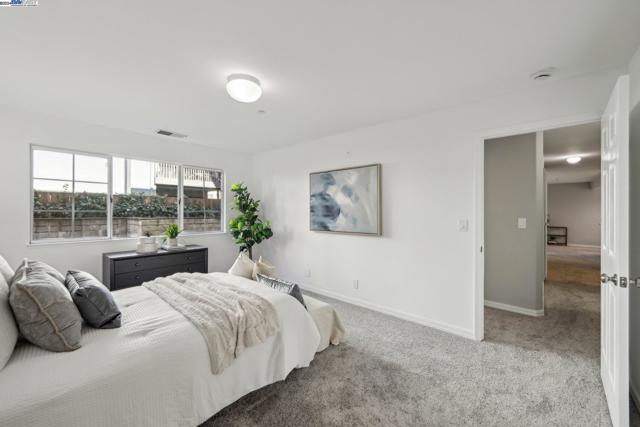 Image 21 of 40 For 22530 3rd St  107