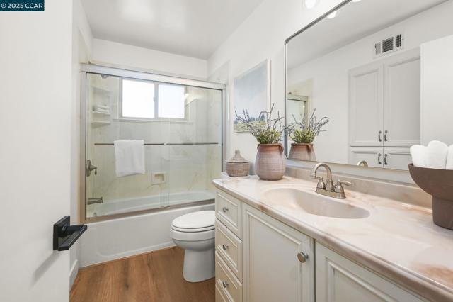 241 Lombardi Cir, Walnut Creek CA: https://media.crmls.org/mediaz/5b56601e-de20-44f9-b6ec-ec4933004958.jpg