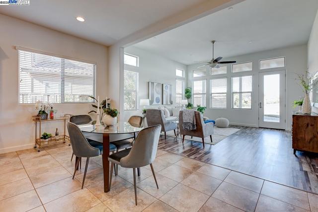 1440 Riva Trigoso Dr, Manteca CA: https://media.crmls.org/mediaz/5b566f2c-32aa-41dd-9005-de51b16ba736.jpg