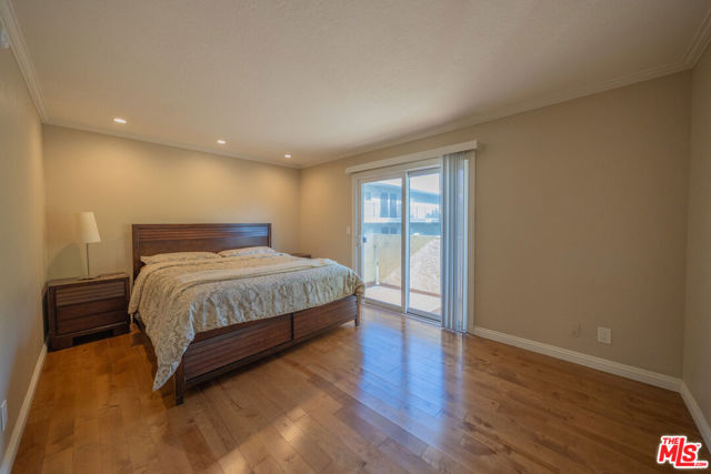 11120 Moorpark Street, 2 photo 16