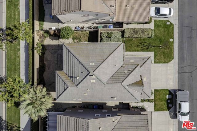 13028 Melon Avenue, Chino CA: https://media.crmls.org/mediaz/5b56c376-6bee-49ee-b195-433d6c3cf88d.jpg