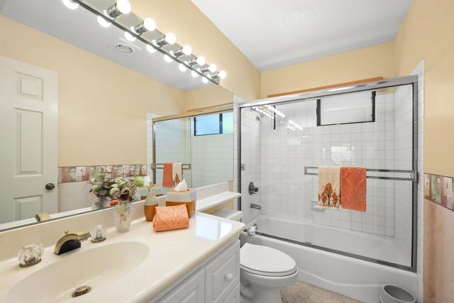 15519 Calistoga Dr., Ramona CA: https://media.crmls.org/mediaz/5b57781d-3c7e-432e-8236-a71dbca5c5ad.jpg