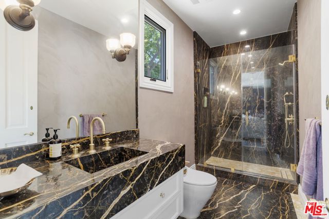 15515 Collina Strada, Los Angeles CA: https://media.crmls.org/mediaz/5b578dfc-967d-4cb9-ba91-0890ffa399cd.jpg