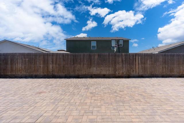 274 White Rim Court, Merced CA: https://media.crmls.org/mediaz/5b57bc0b-09ed-4a1a-b2c3-521d8dbdce89.jpg