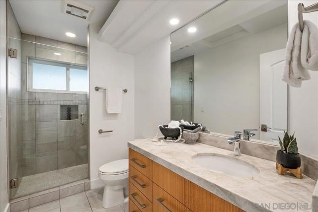 3535 Riviera Drive, San Diego CA: https://media.crmls.org/mediaz/5b57f4d9-9719-4c46-8ed3-06ebd267b846.jpg