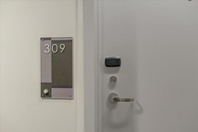 1075 Market Street, San Francisco CA: https://media.crmls.org/mediaz/5b587a86-cc53-480b-9b37-797fba6480e6.jpg