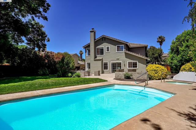 96 Trixie Dr, Livermore CA: https://media.crmls.org/mediaz/5b589122-5f27-4d6b-8e92-1a4bd49d99f8.jpg