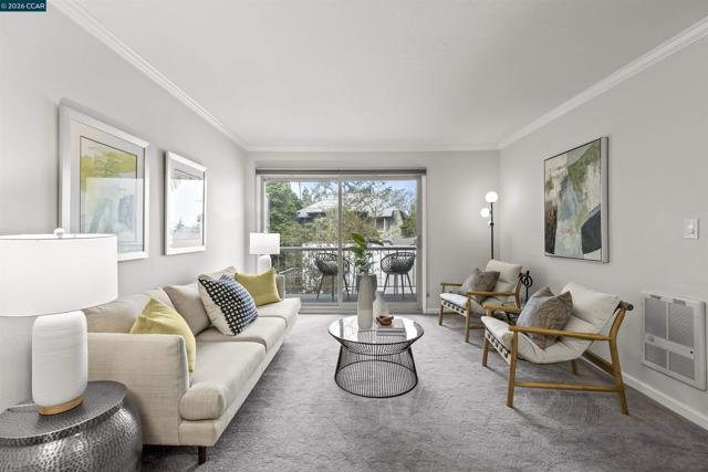 590 El Dorado Ave, Oakland CA: https://media.crmls.org/mediaz/5b5926b9-aeaf-4880-8c37-08d98d0bef80.jpg