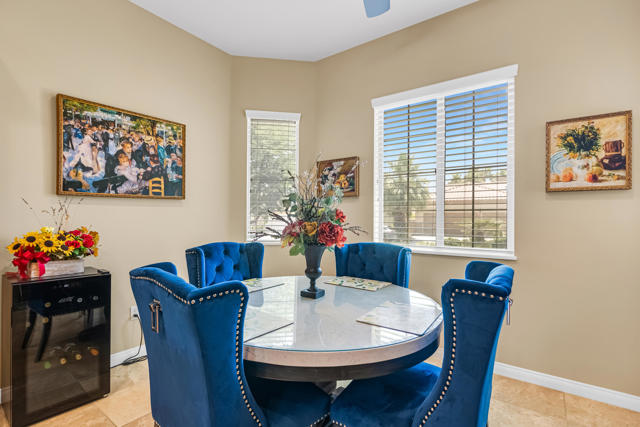 40259 Calle Cancun, Indio CA: https://media.crmls.org/mediaz/5b59df46-71aa-4f60-9e34-23802459409d.jpg