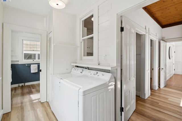 2120 Encinal Ave, Alameda CA: https://media.crmls.org/mediaz/5b5aa6ff-78de-4f5a-9714-510c79cc49e8.jpg