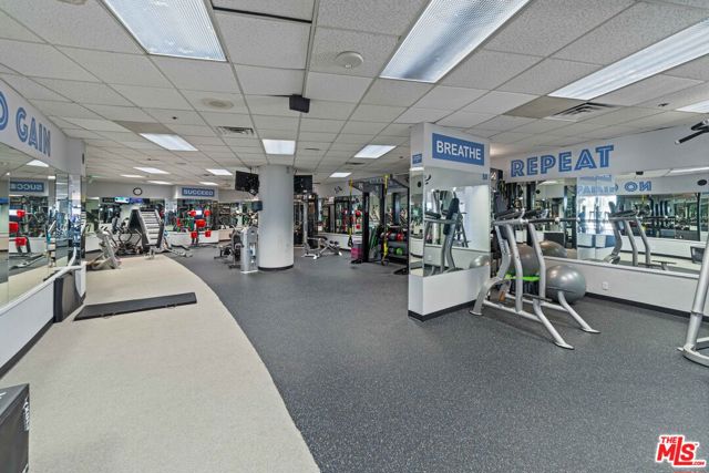 4316 Marina City Drive, Marina del Rey CA: https://media.crmls.org/mediaz/5b5b01e0-bb2f-48ac-9def-02894b6d4be7.jpg