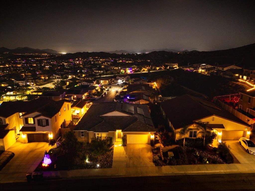 https://media.crmls.org/mediaz/5b5c9ab1-69f2-4e1f-b147-e45ba548aba1.jpg?preset=X-Large