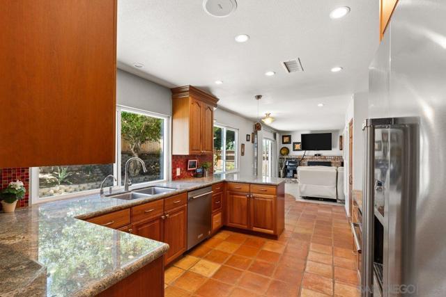 14102 Tricia St, Poway CA: https://media.crmls.org/mediaz/5b5ca187-abe8-422b-b675-597431bc0dc6.jpg