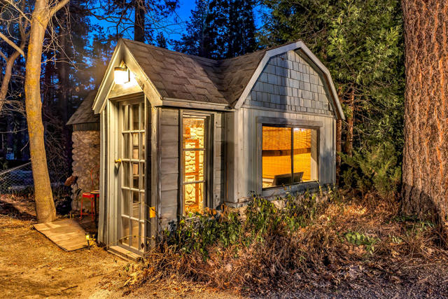 25585 Alderwood St Street, Idyllwild CA: https://media.crmls.org/mediaz/5b5cc091-e7b6-4e95-b168-b3f6686bd00a.jpg