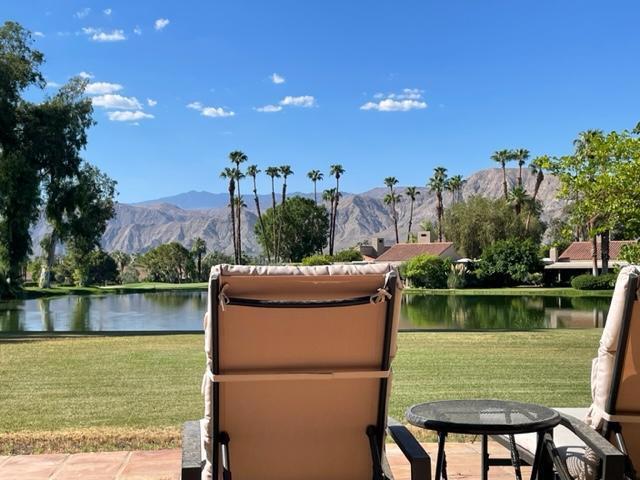 511 Desert West Drive, Rancho Mirage CA: https://media.crmls.org/mediaz/5b5d2c57-855c-4649-8000-6d59775bdd49.jpg