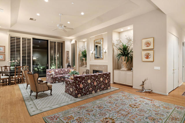 900 Dogwood Circle E, Palm Springs, CA 92264