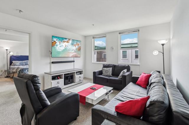 8200 Oceanview Terrace, San Francisco CA: https://media.crmls.org/mediaz/5b5d860f-73b1-4a75-a709-0ae920dd4b4f.jpg
