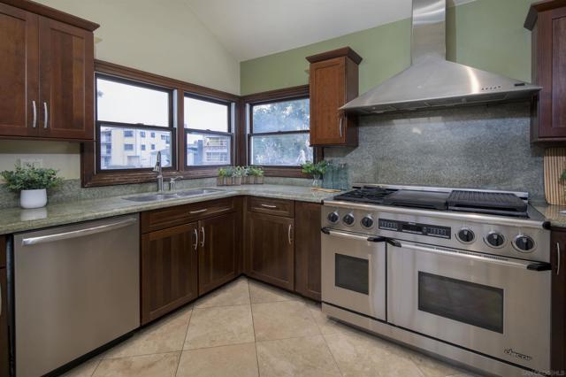 801 Allerton Ct, San Diego CA: https://media.crmls.org/mediaz/5b5d96b3-1915-4104-831a-1b0ae2196b7b.jpg