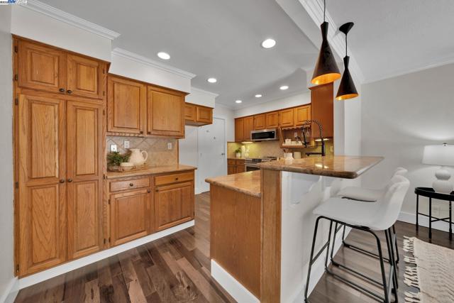 635 Janice Ave, Hayward CA: https://media.crmls.org/mediaz/5b5df5c3-6141-4877-9f28-f21e3ec2bb10.jpg