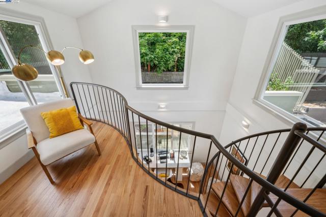 198 BRET HARTE ROAD, Berkeley CA: https://media.crmls.org/mediaz/5b5e513d-a015-430d-b492-9df156fbb59d.jpg