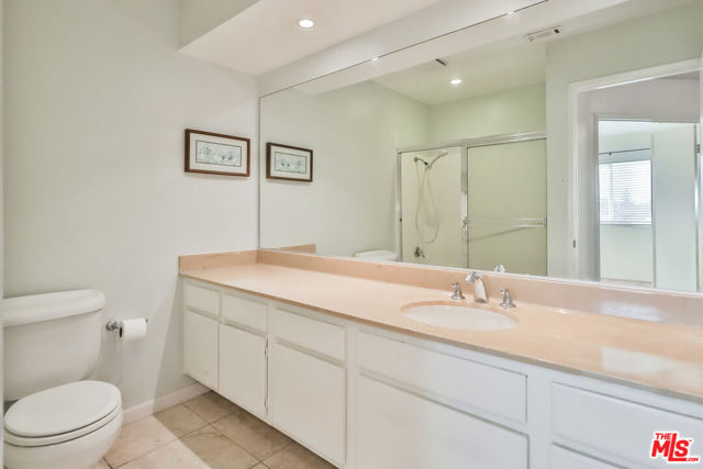 768 Aileen Street, Camarillo CA: https://media.crmls.org/mediaz/5b5e5634-0941-4952-a6eb-b02fee8b0f83.jpg