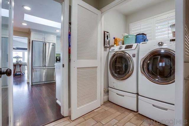 2293 Alta Vista Drive, Vista CA: https://media.crmls.org/mediaz/5b5e7de8-31f8-4b3b-9b98-d2cdb4176cfa.jpg