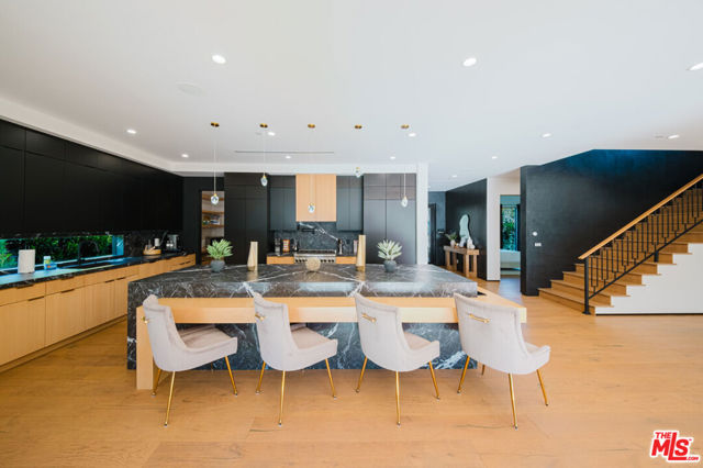 5141 Varna Avenue, Sherman Oaks CA: https://media.crmls.org/mediaz/5b5ef5e6-2ee0-4192-8141-07facf3962fa.jpg