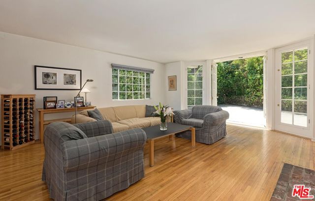 1041 Chantilly Road, Los Angeles CA: https://media.crmls.org/mediaz/5b60fba9-a5fc-474f-8e95-4b6c272dd67b.jpg
