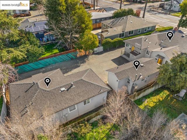 2745 Concord Blvd, Concord CA: https://media.crmls.org/mediaz/5b611ccb-125f-45e4-86ab-e9b0812f30ac.jpg