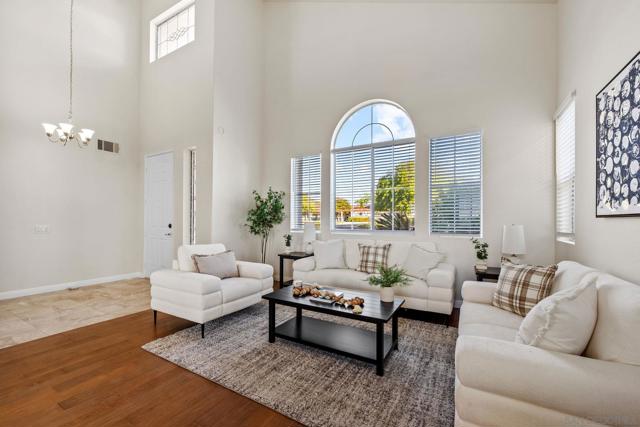 1117 Camino Biscay, Chula Vista CA: https://media.crmls.org/mediaz/5b615cd7-7206-4ca9-8322-b14724749ec5.jpg