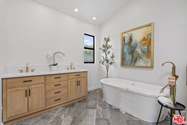 6 Toprail Lane, Rancho Palos Verdes, California 90275, 5 Bedrooms Bedrooms, ,4 BathroomsBathrooms,Residential,Sold,Toprail,25577889 6 Toprail Lane, Rancho Palos Verdes, California 90275, 5 Bedrooms Bedrooms, ,4 BathroomsBathrooms,Residential,Sold,Toprail,25577889