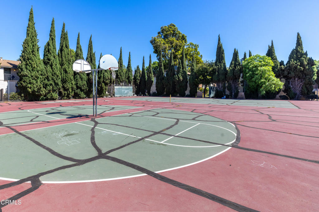 https://media.crmls.org/mediaz/5b6210a5-03fb-4045-a26b-431e0e2a911b.jpg?preset=X-Large